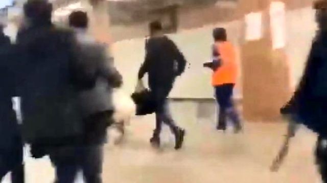 Metroda  koronavirus zarafatı edən gənc həbs edildi FOTO+VİDEO